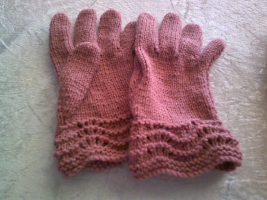 Ladies Gloves with Lacy Cuff