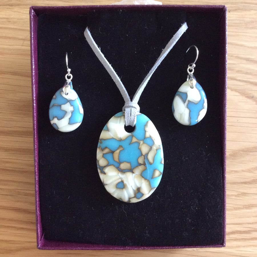 Fused glass pendant and earrings set  (0542)