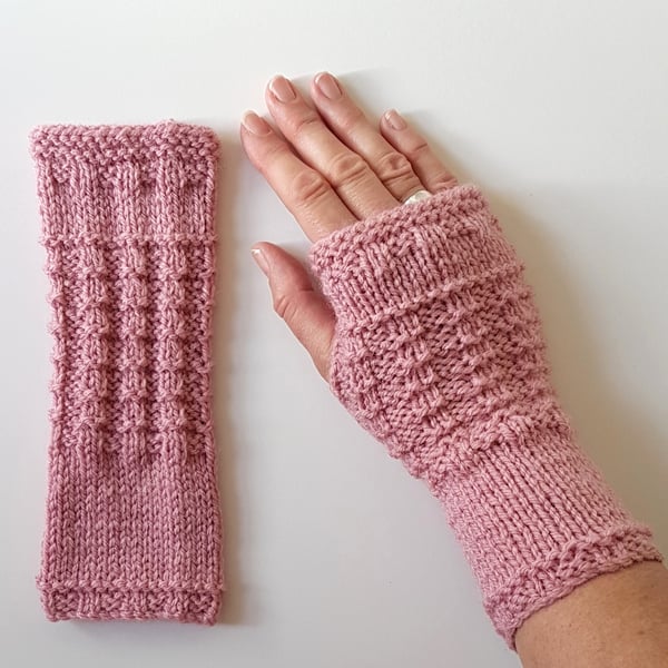 Fingerless Gloves Mittens Wrist Warmers in Dusky Pink Aran Wool