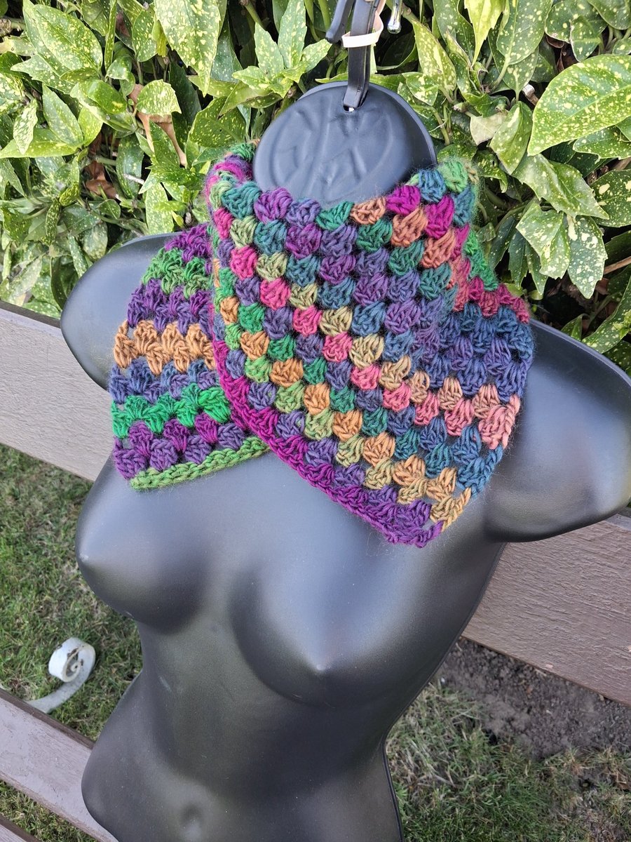 Hand crocheted Neck cowl 