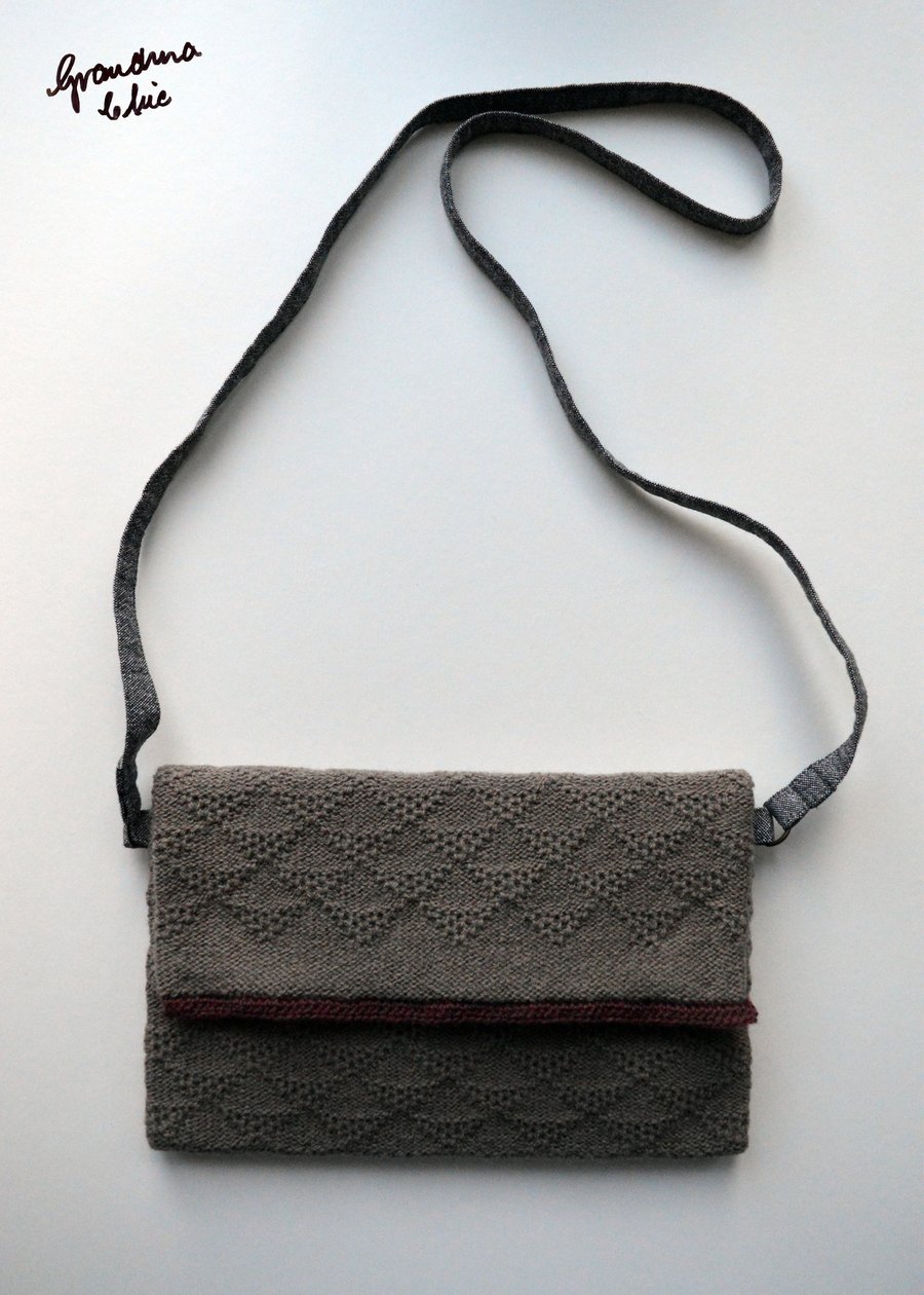 Knitted envelope bag