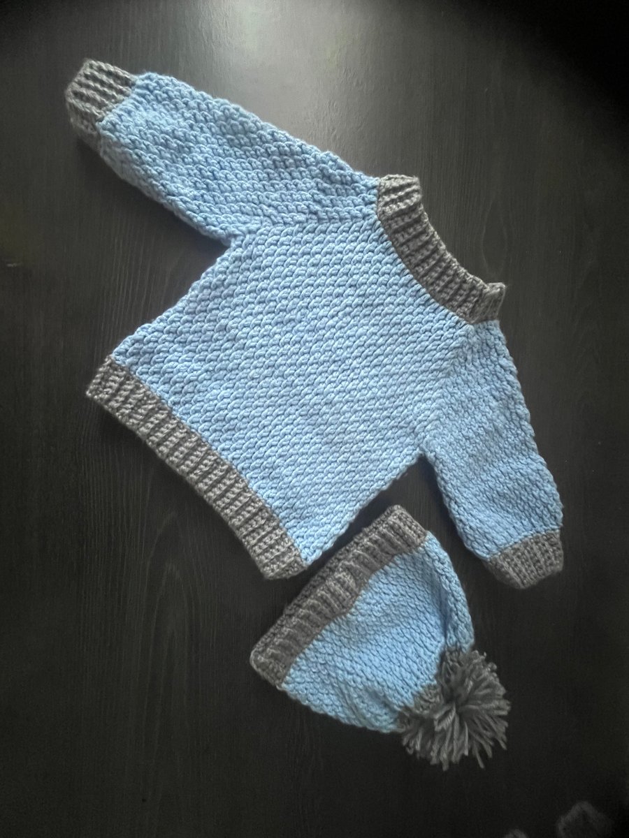 Baby sweater with beanie hat for 6 to 12 months 