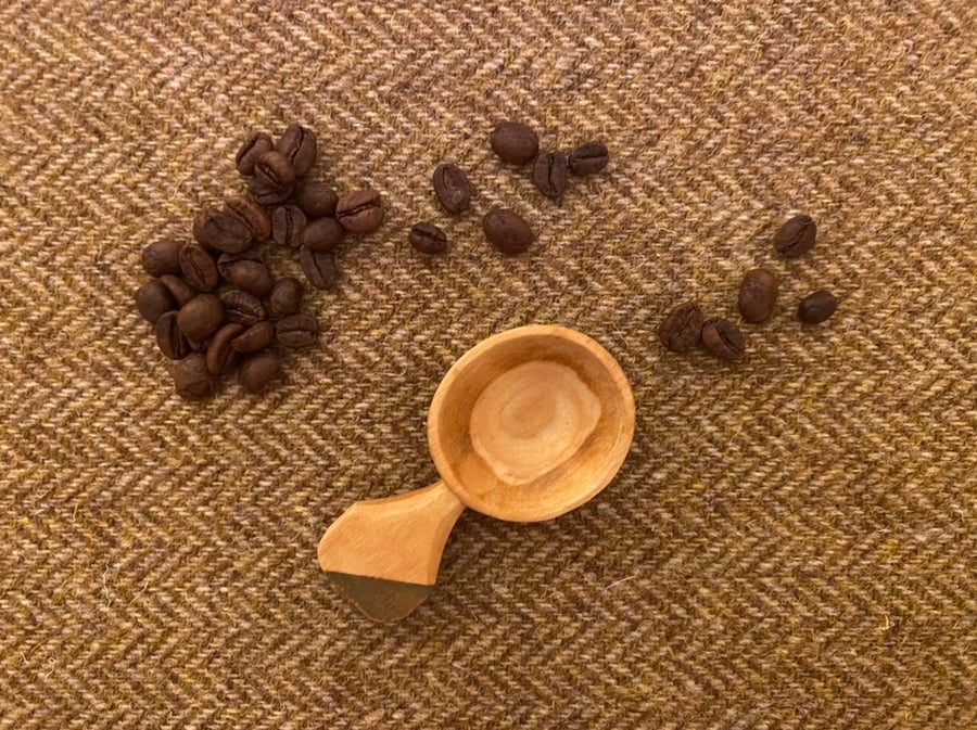 Cherry Wood Scoop with Painted Green over Red Handle