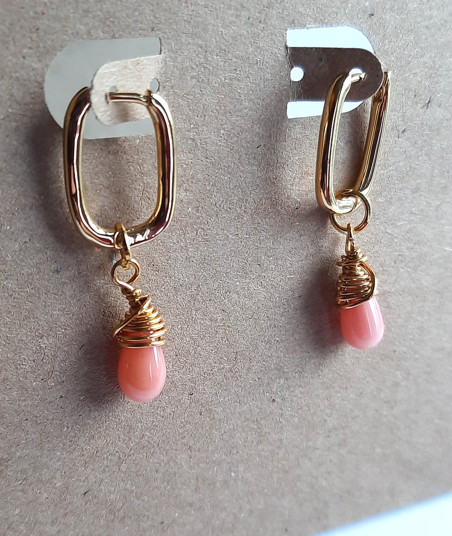 Coral pink colour agate 18k gold plate huggie hoop earrings