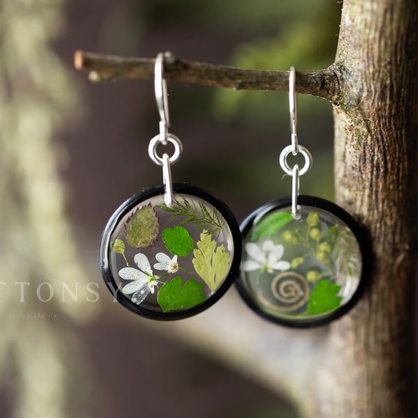 Tiny Flowers and Leaves Earrings - Fauna Confetti 