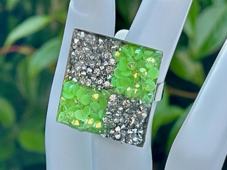 NEON CHEQUERED CRYSTAL RING neon green silver square adjustable fits all sizes 