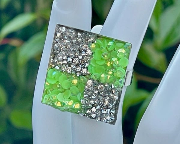 NEON CHEQUERED CRYSTAL RING neon green silver square adjustable fits all sizes 
