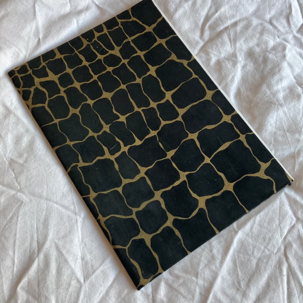 A4: Softcover Patterned Black and Gold Coloured leatherbound Sketchbook