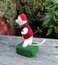 Golfing mouse    - needlefelt wool textile art.   - Image 4