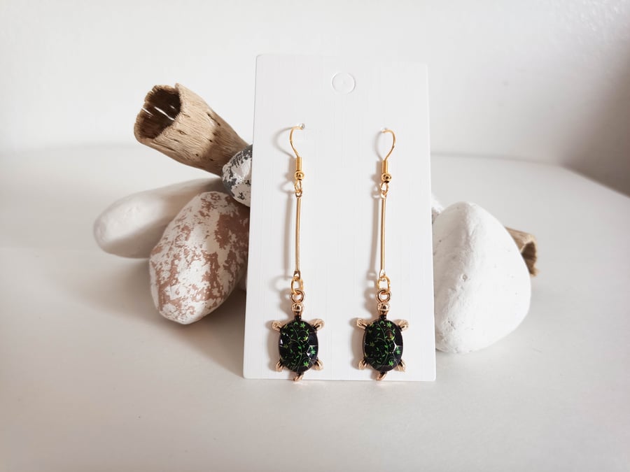 Gold Bar and Black and Green Tortoise Pendant Earrings