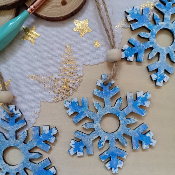Wooden blue hand painted snowflake set of 6 Christmas tree decorations
