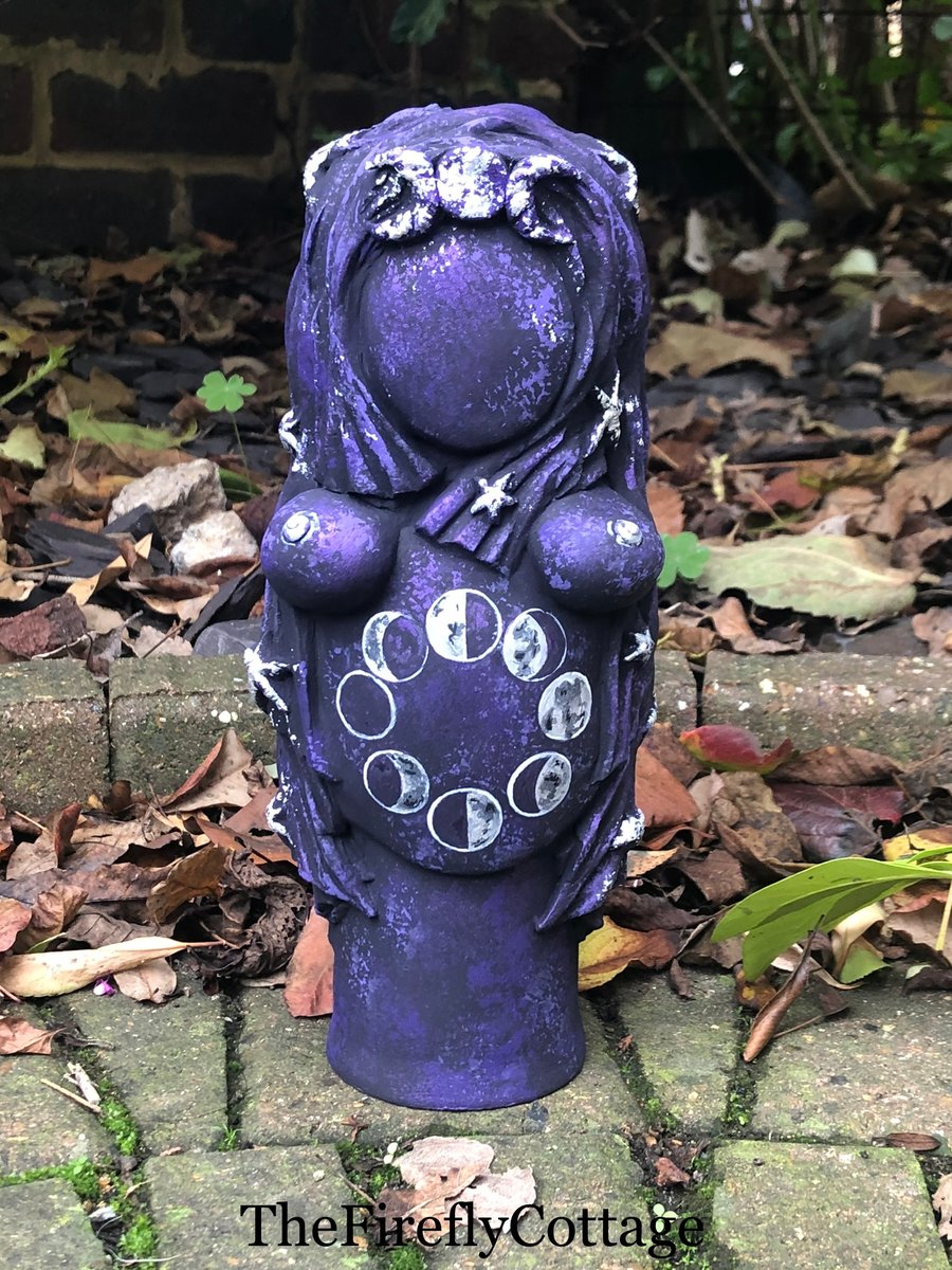 Hecate, Goddess of Witchcraft, Triple Goddess, Ruler of Earth, Dark Moon Goddess