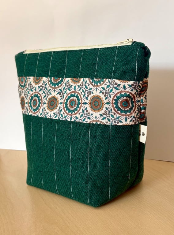 Flower and Circle Quilted Zip Pouch in Pinstripe Forest Green
