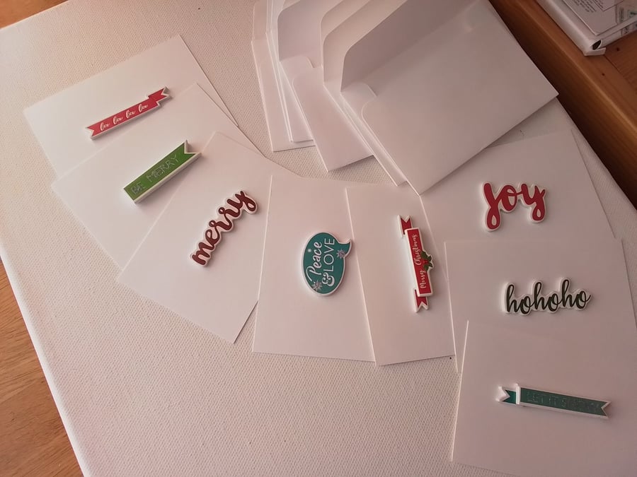 Christmas gift tags. Festive words. Ref 546
