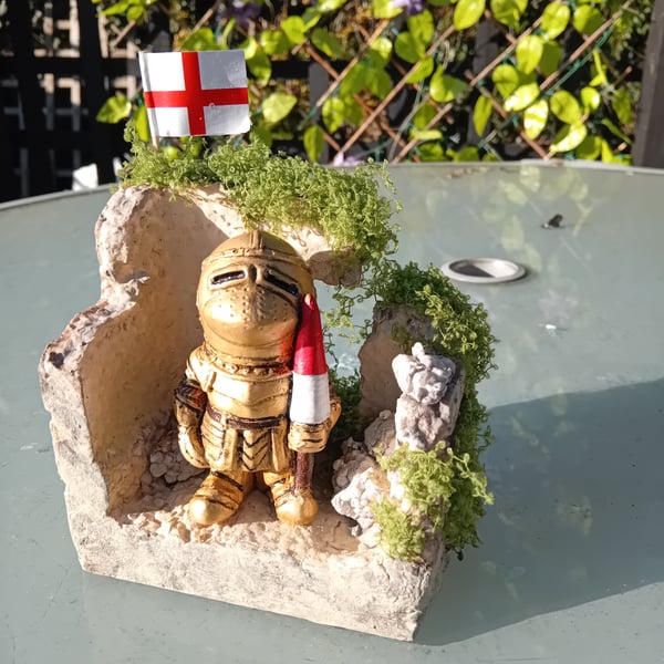 Saint George Knight Figurine complete with diorama base 
