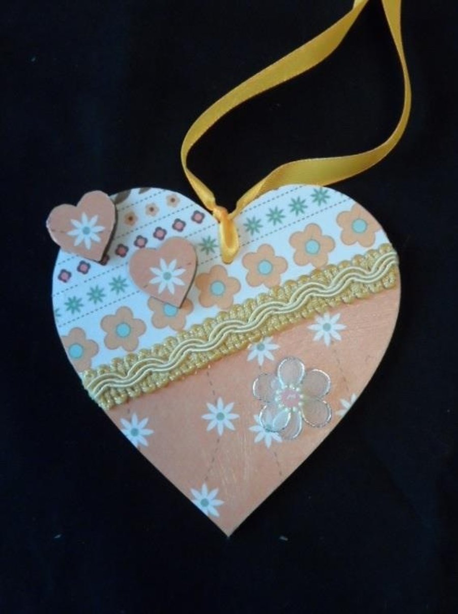 10 cm decorated hanging heart (orange)