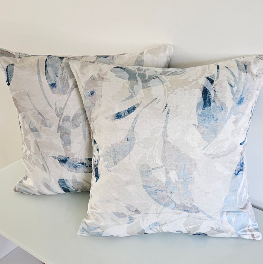 A Pair 16" blue&beige swirl pattern cushion covers 