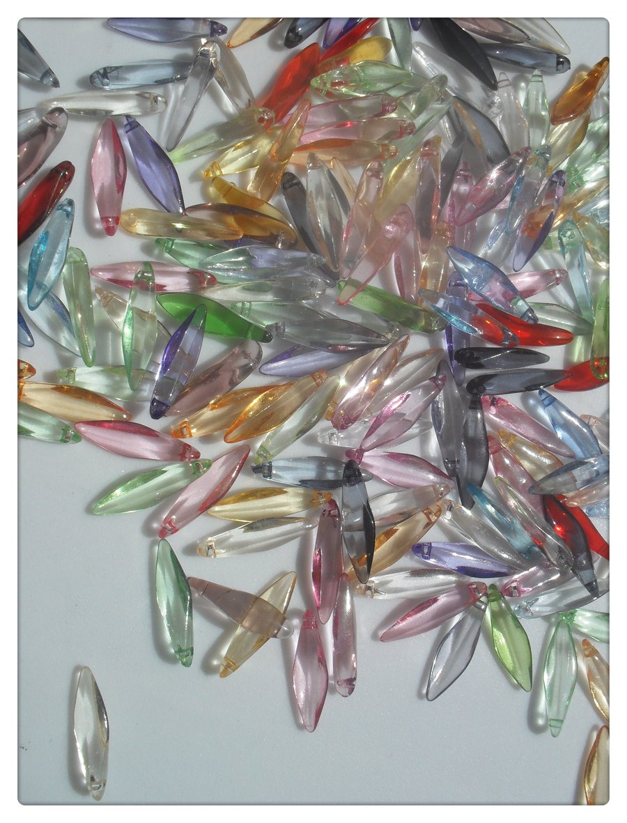100 x Acrylic Dagger Drop Beads - 20mm - Mixed Colour 