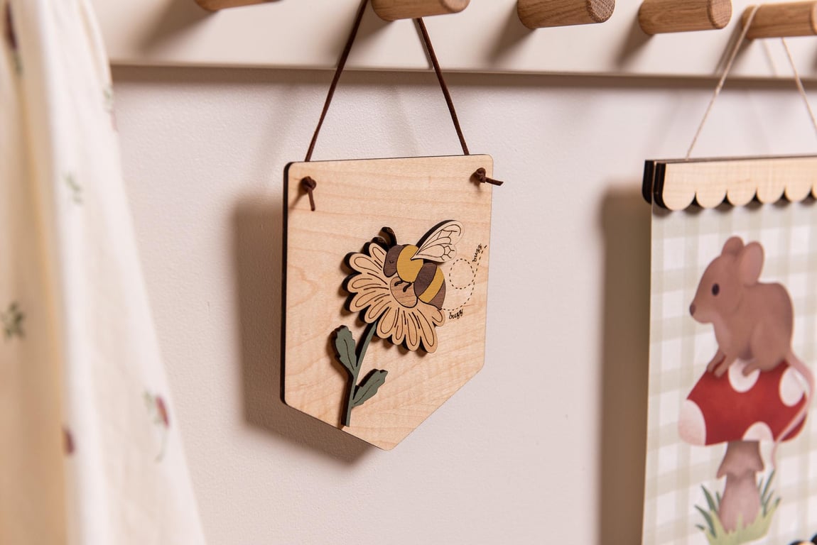 Buzzy Bee 3D Hanging Pennant Flag - Bee & Daisy. Wall Decor Flag with a Bee