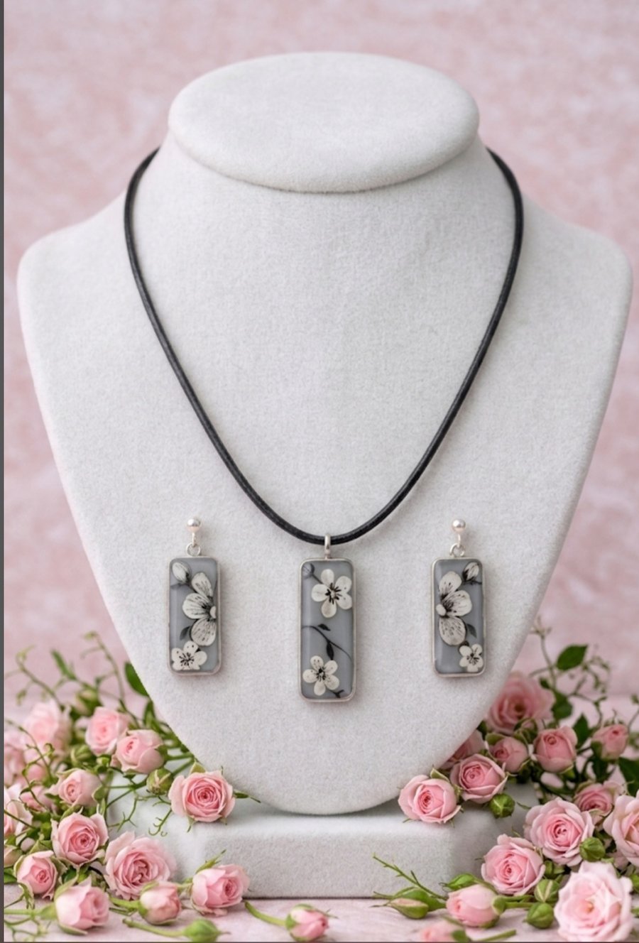 Handcrafted Floral Pendant & Earring Set 