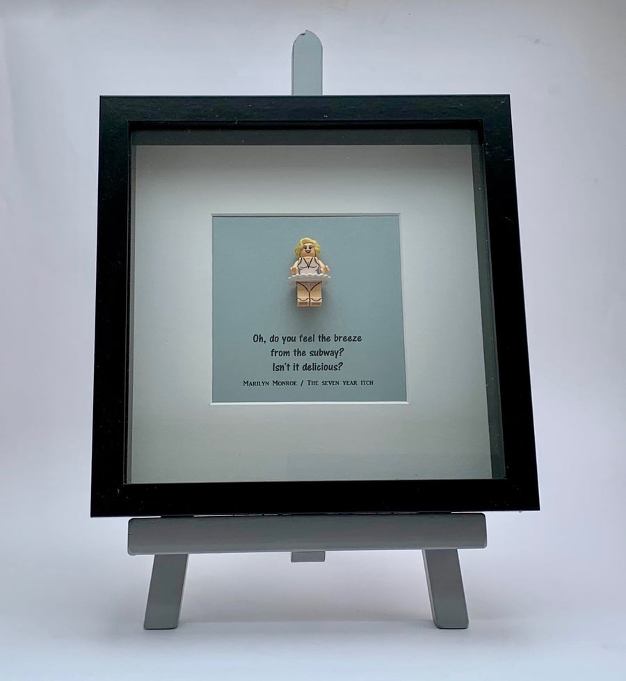 Marilyn Monroe mini Figure frame.