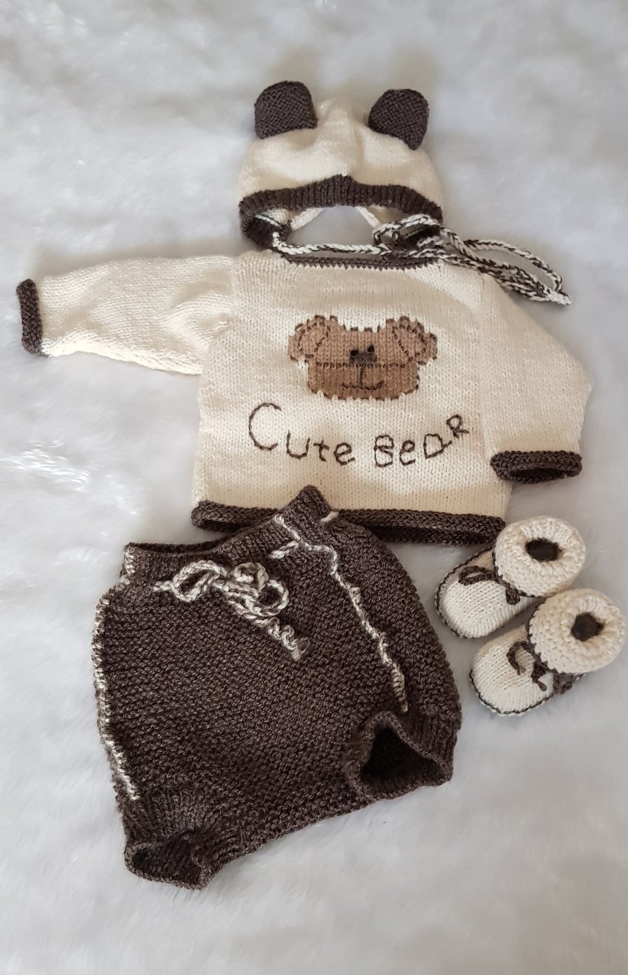Baby hand knitted outfit bloomer and sweater