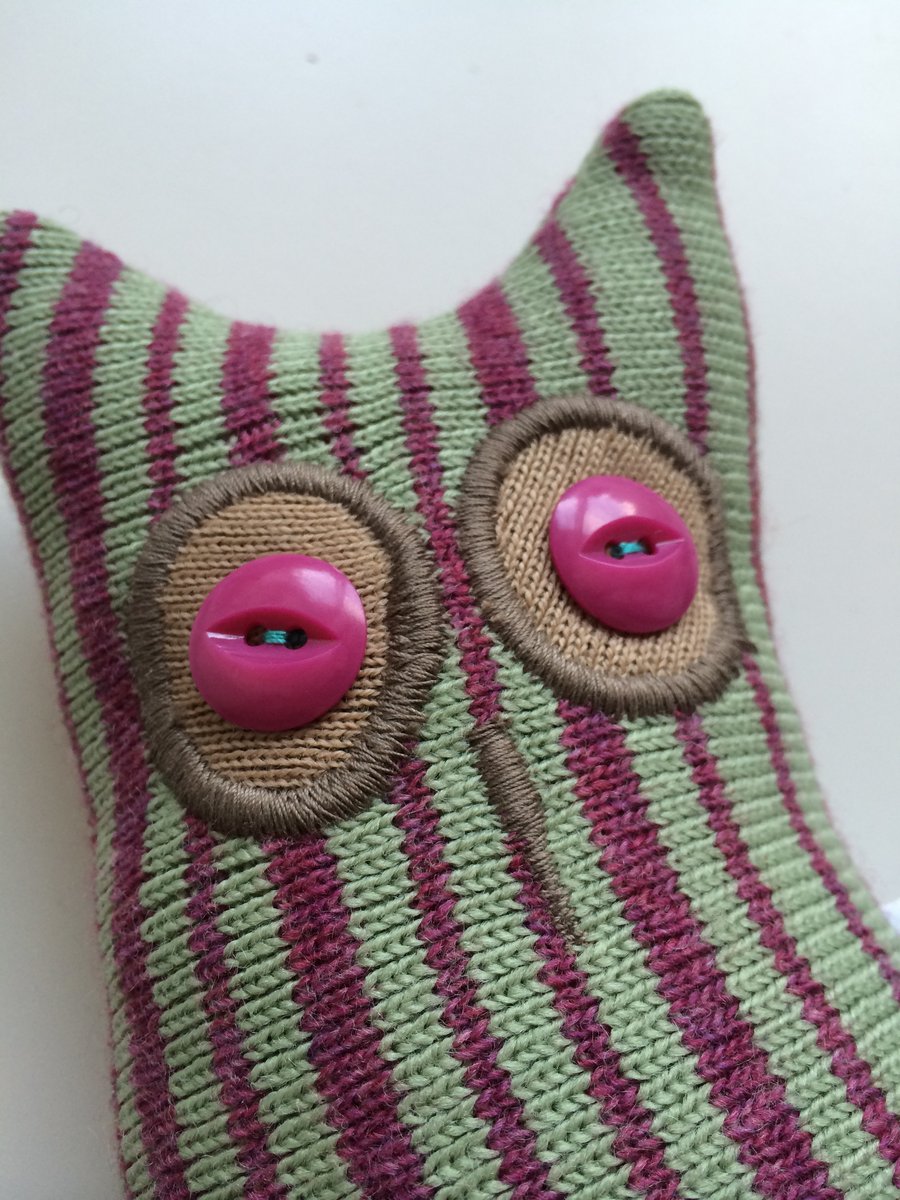 S A L E - Knitted Olive Owls