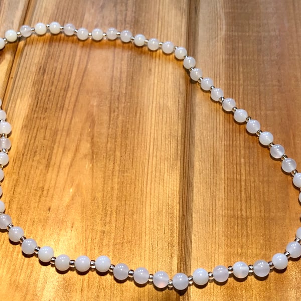 Semi precious white agate necklace 