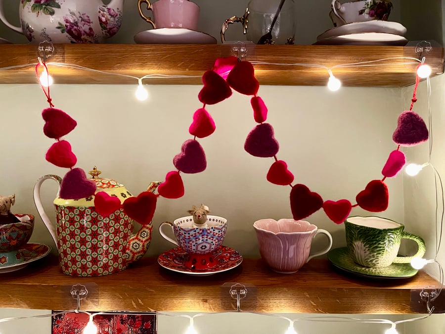 Pretty Heart garland