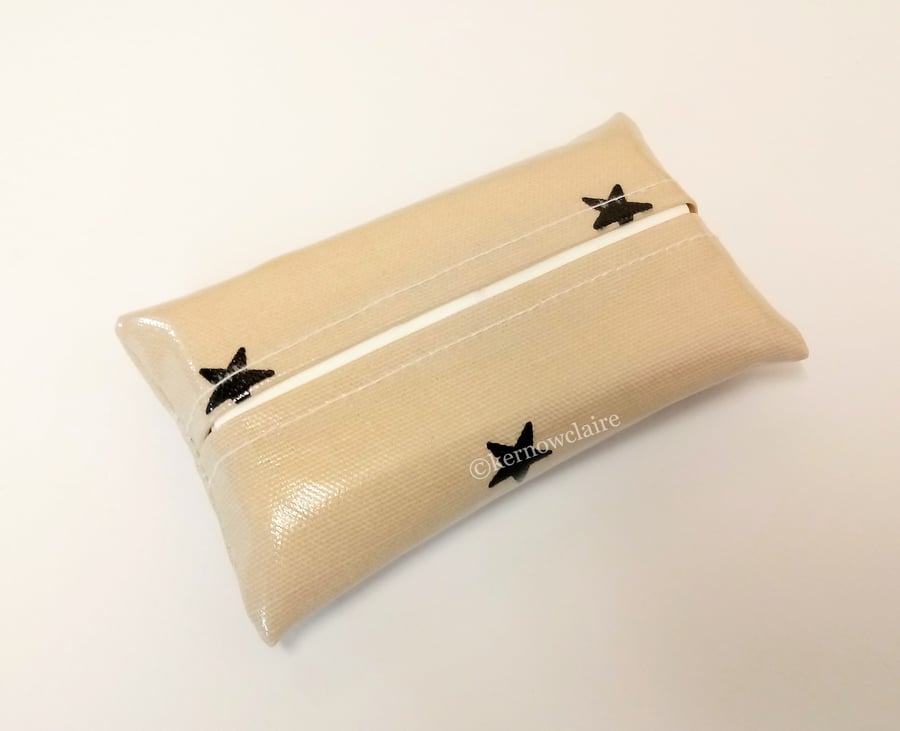 Tissue holder in beige with stars, tissues included