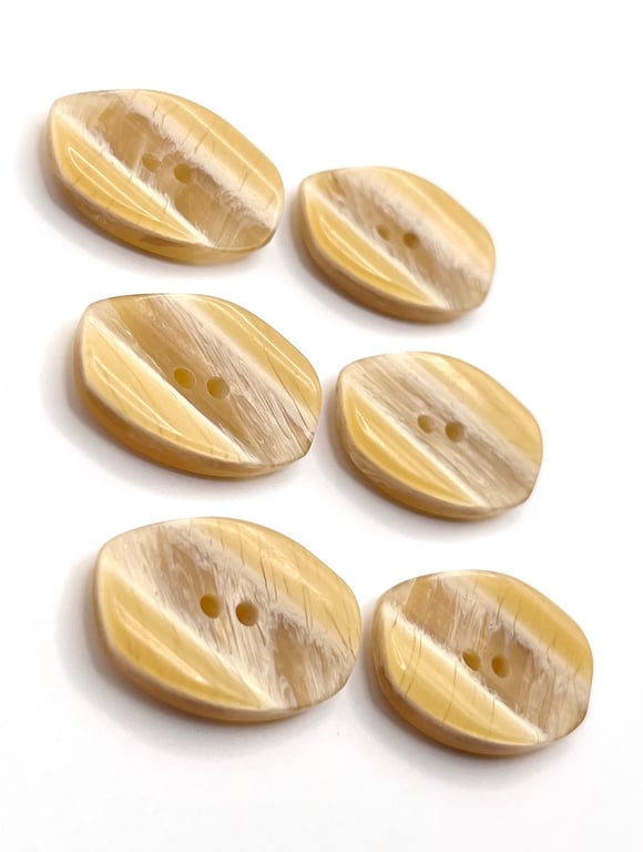 6 Oval-Style Buttons, Carved Stripes Design, Yellow, 28mm Wide, Textured