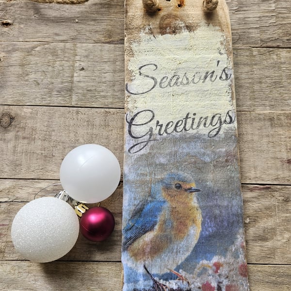 “Season’s Greetings” Bird Design - Rustic Driftwood Christmas Wall Plaque 