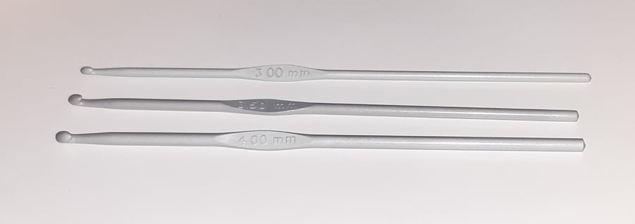 Popular sized crochet hooks