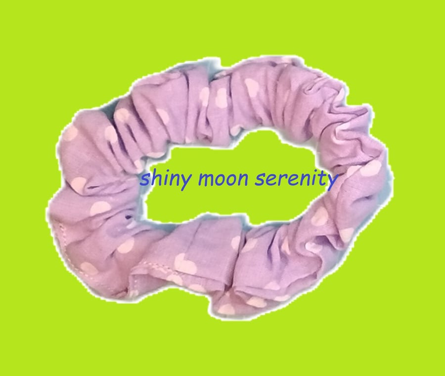 Small Scrunchie, White Dots on Lilac 