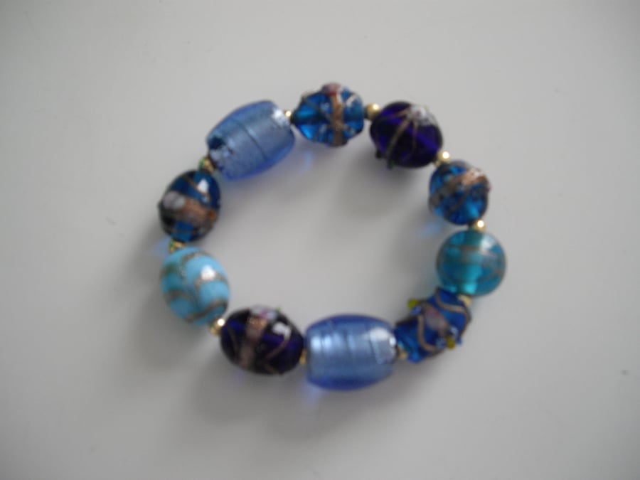 Elasticated Chunky Blue Glass Bracelet 