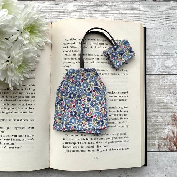Floral tea bag bookmark