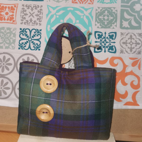 Isle of Skye tartan handbag with cute wooden buttons 