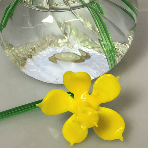 Handmade Set of Glass Daffodil Flowers including Vase