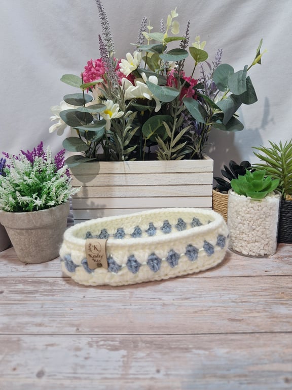 Glasses or trinket basket, hand crocheted 