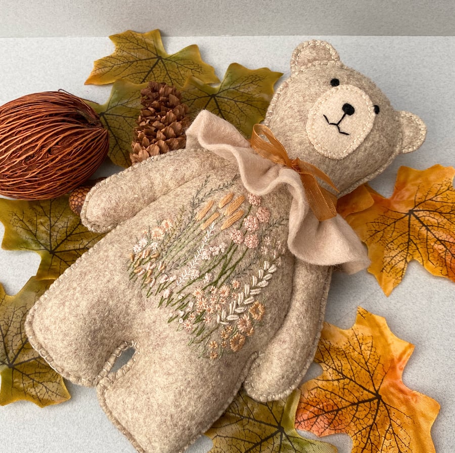 Embroidered teddy bear wall decoration. Felt teddy wall hanging