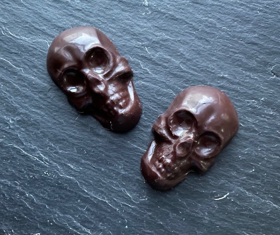 Pack of 5 Belgian Dark Chocolate SKULL cake toppers - Gothic Themed Wedding Cake