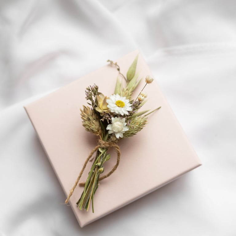 Dried Flower Mini Posy in a pale pink Gift Box Daisy and Strawflower