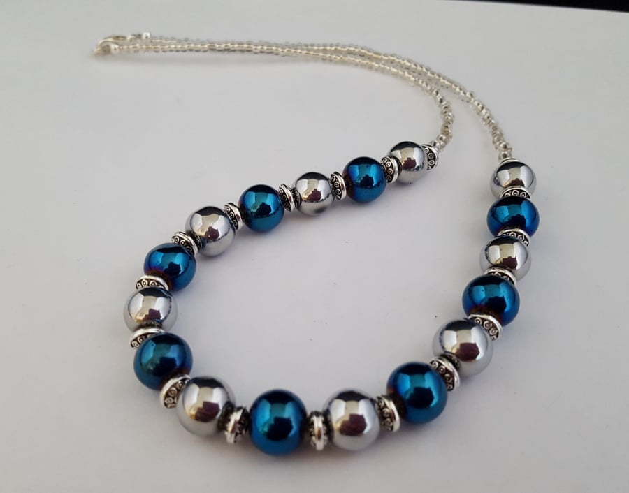 Blue and silver metallic glass bead necklace - 1002434