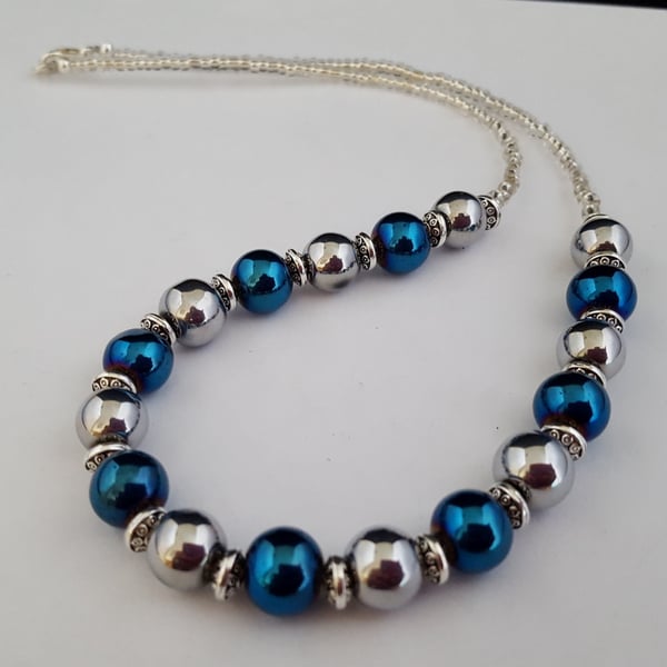 Blue and silver metallic glass bead necklace - 1002434