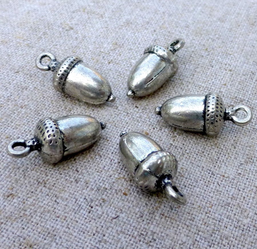 Pack of 10 - Charm Acorn Antique Silver