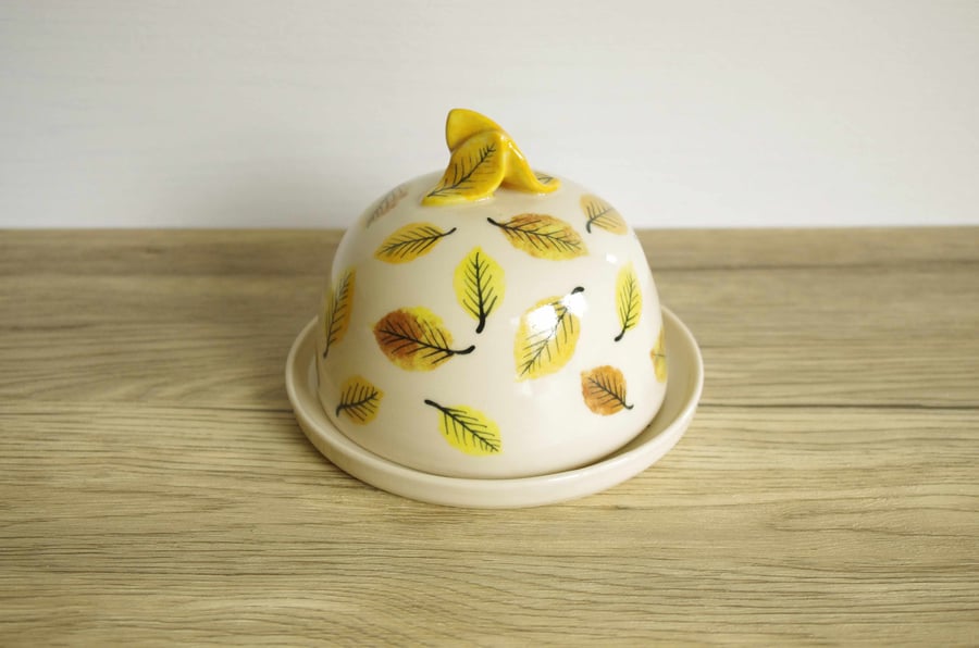 Butter Dish (Circle) - Autumn Colours Beech Leaves, Pattern 