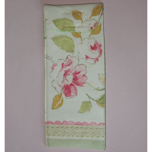 Glasses case - Roses and lace