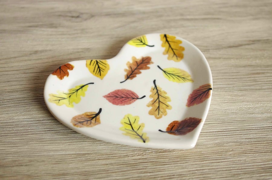 Small Heart Dish - Autumn Colours Beech and Oak Leaves, Pattern