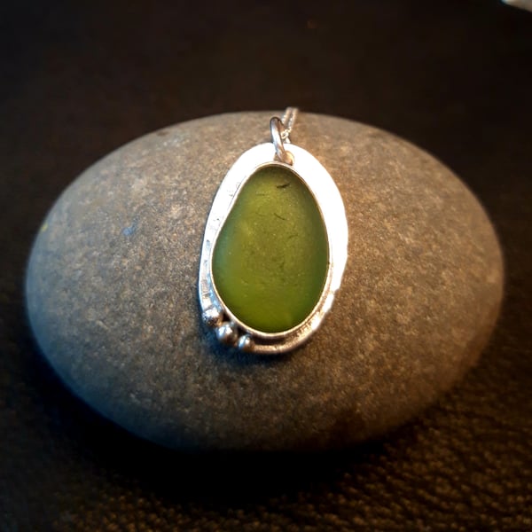 Dark Moss Green Seaglass Pebble in Silver