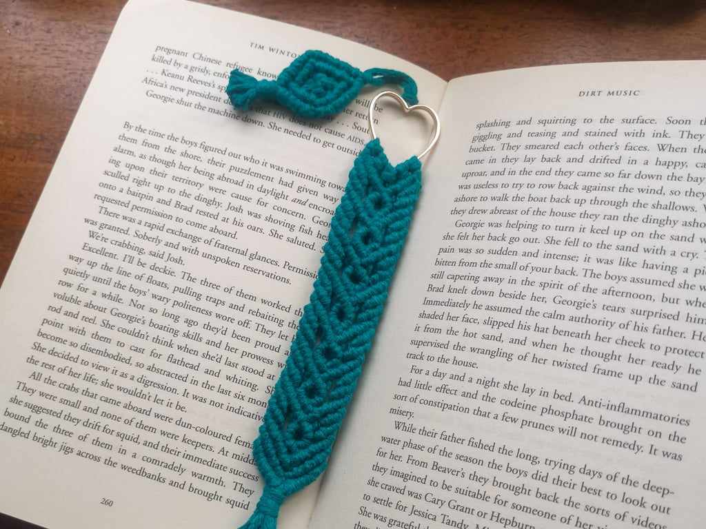 Bookmark Heart, Handmade Macrame Boho - Emerald FREE UK P&P